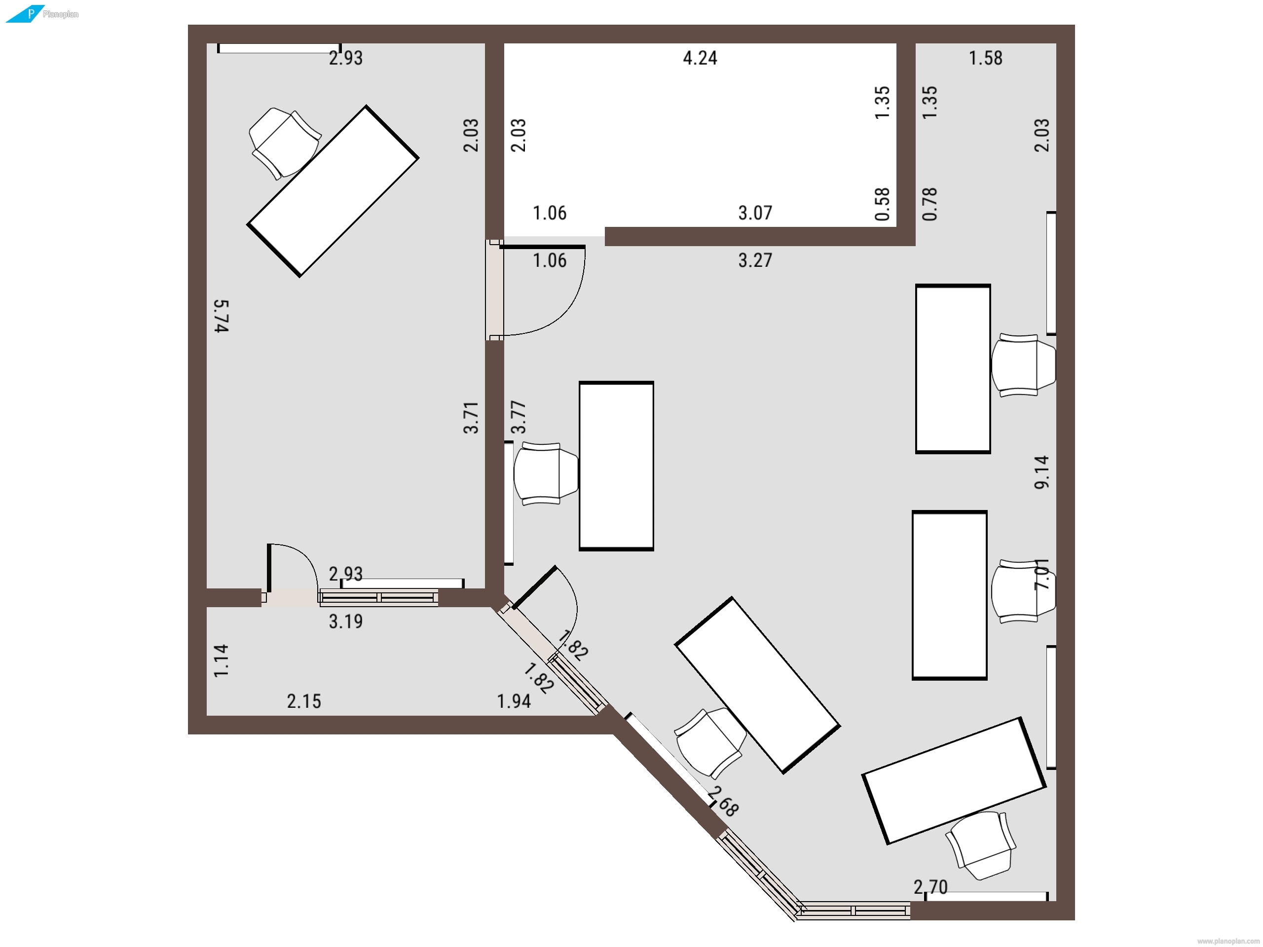 планировка мебели в пятиугольной комнате